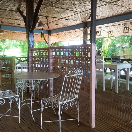 Beach House Resort And Dive Center Mambajao Bagian luar foto