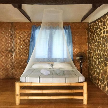 Beach House Resort And Dive Center Mambajao Bagian luar foto