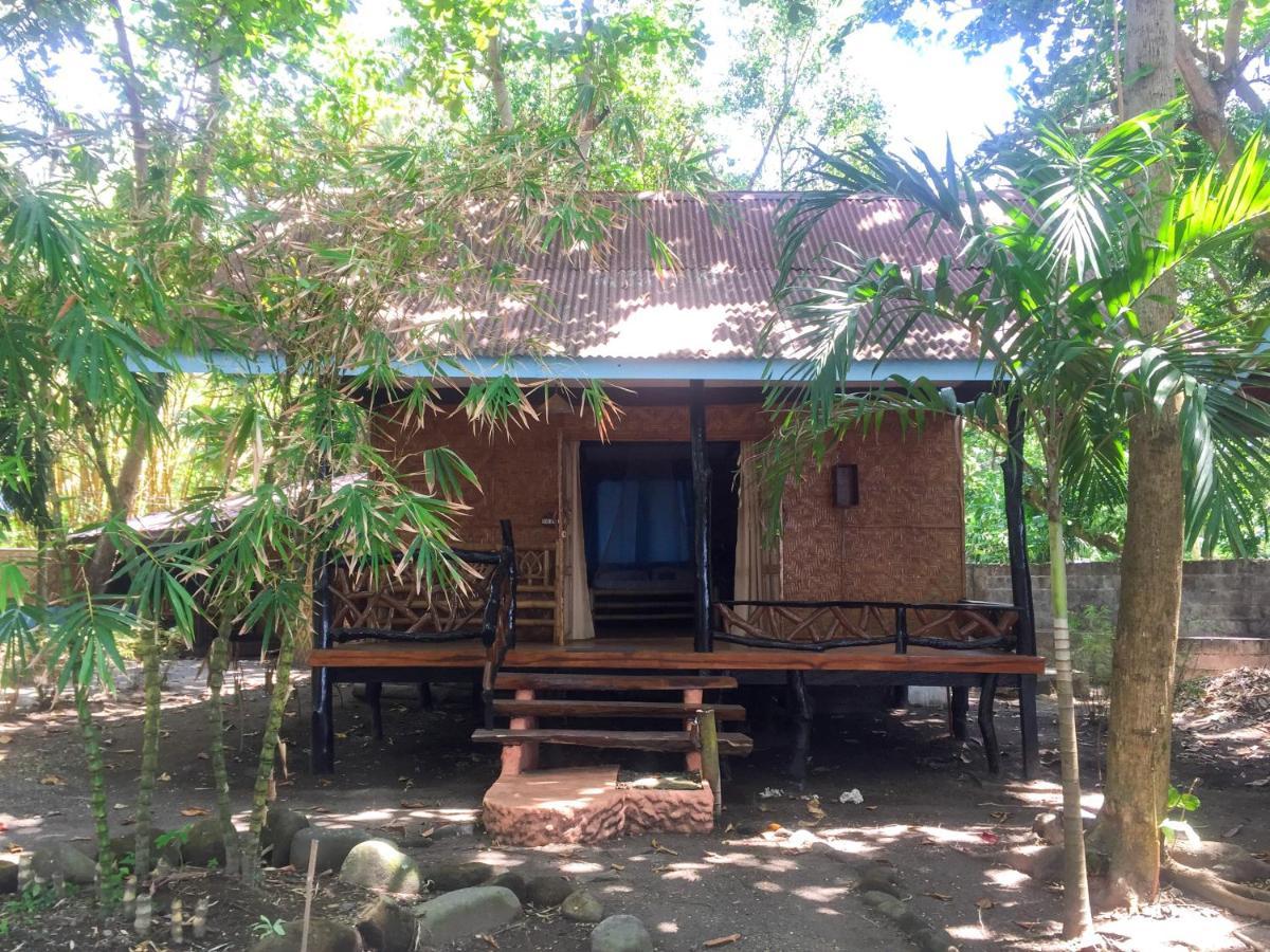 Beach House Resort And Dive Center Mambajao Bagian luar foto