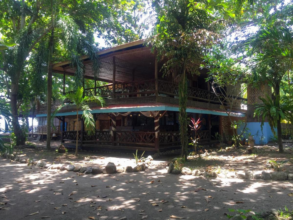 Beach House Resort And Dive Center Mambajao Bagian luar foto