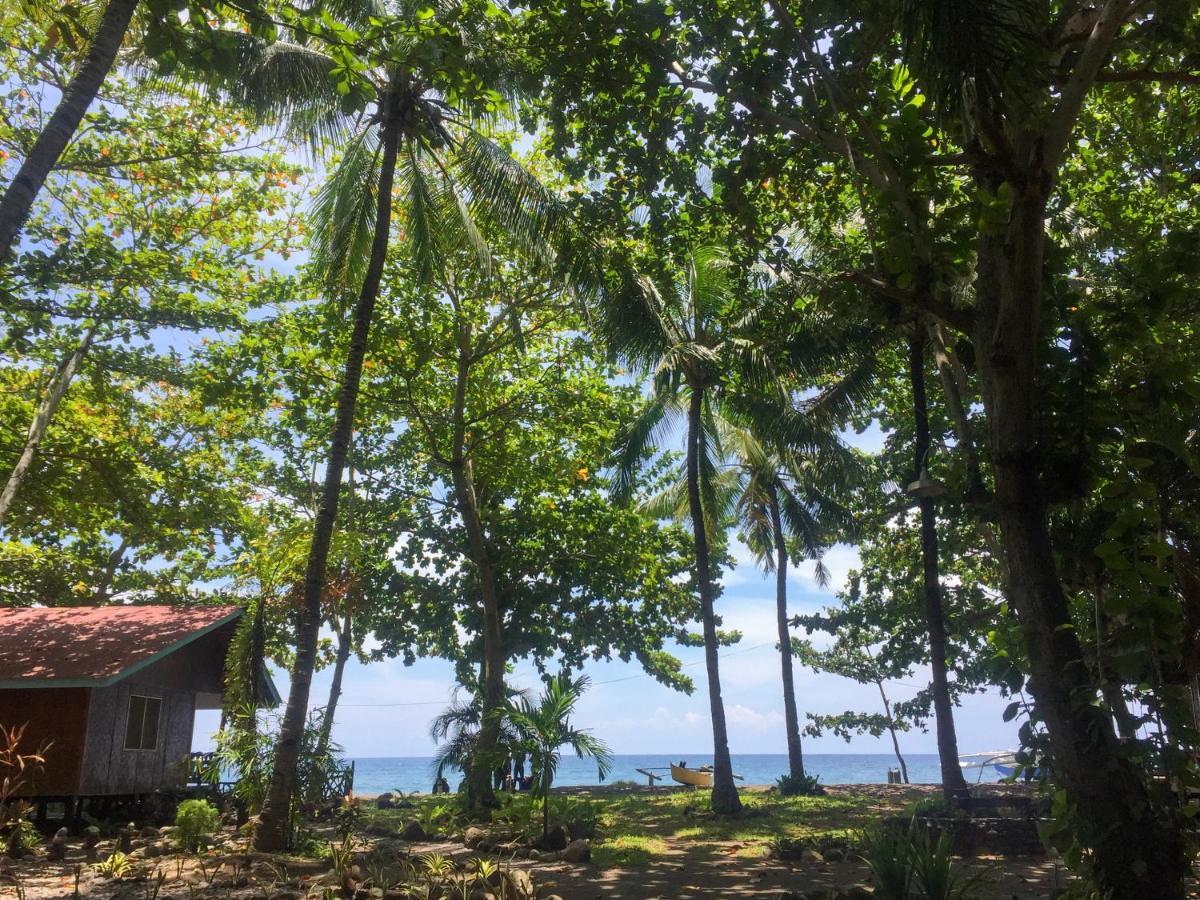 Beach House Resort And Dive Center Mambajao Bagian luar foto