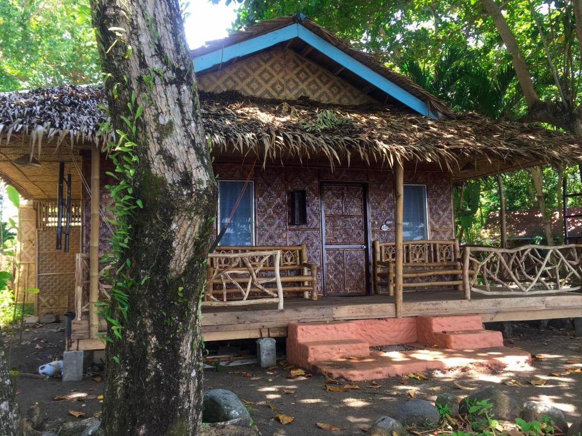 Beach House Resort And Dive Center Mambajao Bagian luar foto