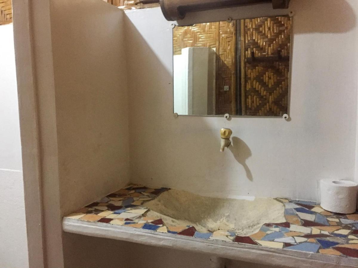 Beach House Resort And Dive Center Mambajao Bagian luar foto