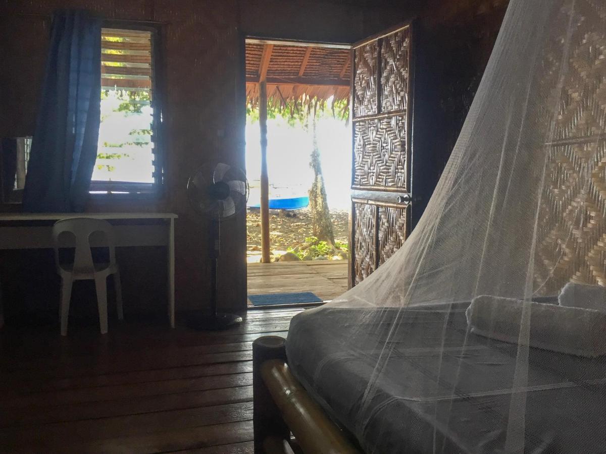 Beach House Resort And Dive Center Mambajao Bagian luar foto