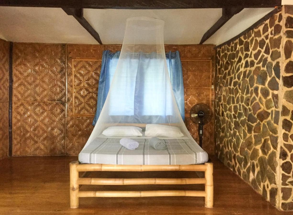 Beach House Resort And Dive Center Mambajao Bagian luar foto