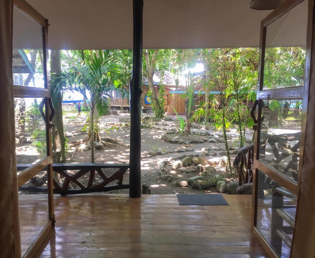 Beach House Resort And Dive Center Mambajao Bagian luar foto
